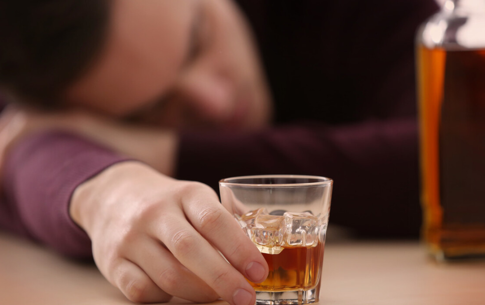 肝脏|晚上睡觉有这3个异常，说明肝脏快“顶不住”，希望你一个不占