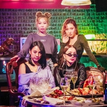 李孝利,严正化,jessi,华莎组成退款远征队(图/翻摄自韩网)