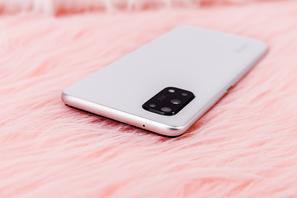 同价位少有的65w闪充素皮材质realme真我q2pro图赏