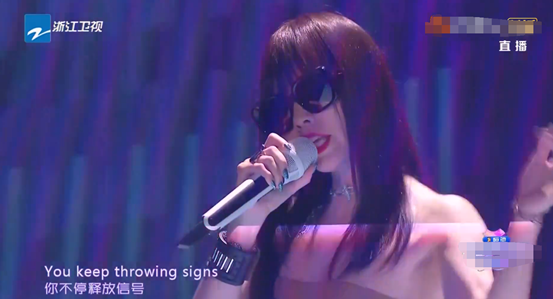 赵露思|秋季盛典女星：赵露思斜方肌壮欧阳娜娜脸宽，baby特写最佳