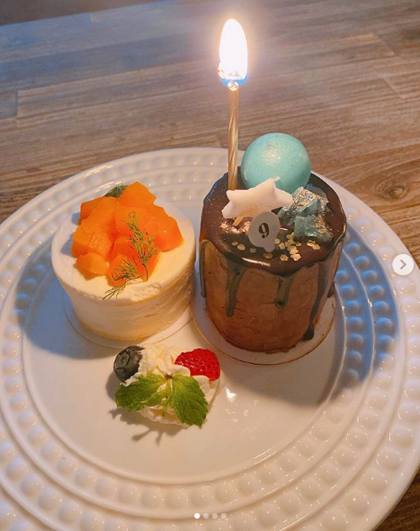 陈乔恩|陈乔恩带男友与舒淇等小聚，两人当众贴脸合影甜掉牙，超有夫妻相