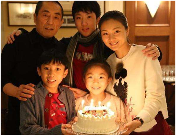 张艺谋|39岁陈婷发视频，为张艺谋新片助力，两人20年恩爱如初