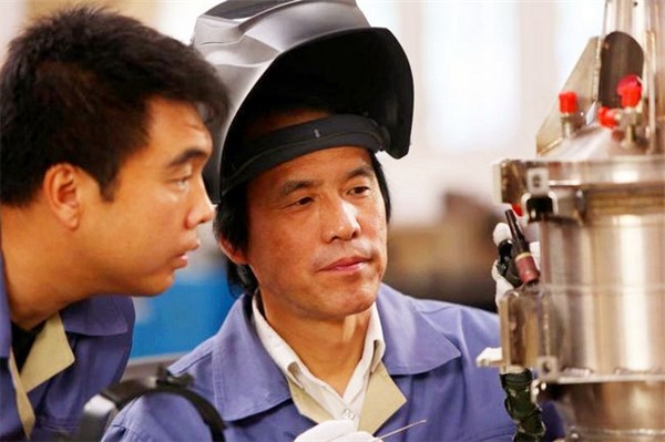 大国工匠高凤林:拒绝外企8倍年薪,只为中国火箭焊"心脏"