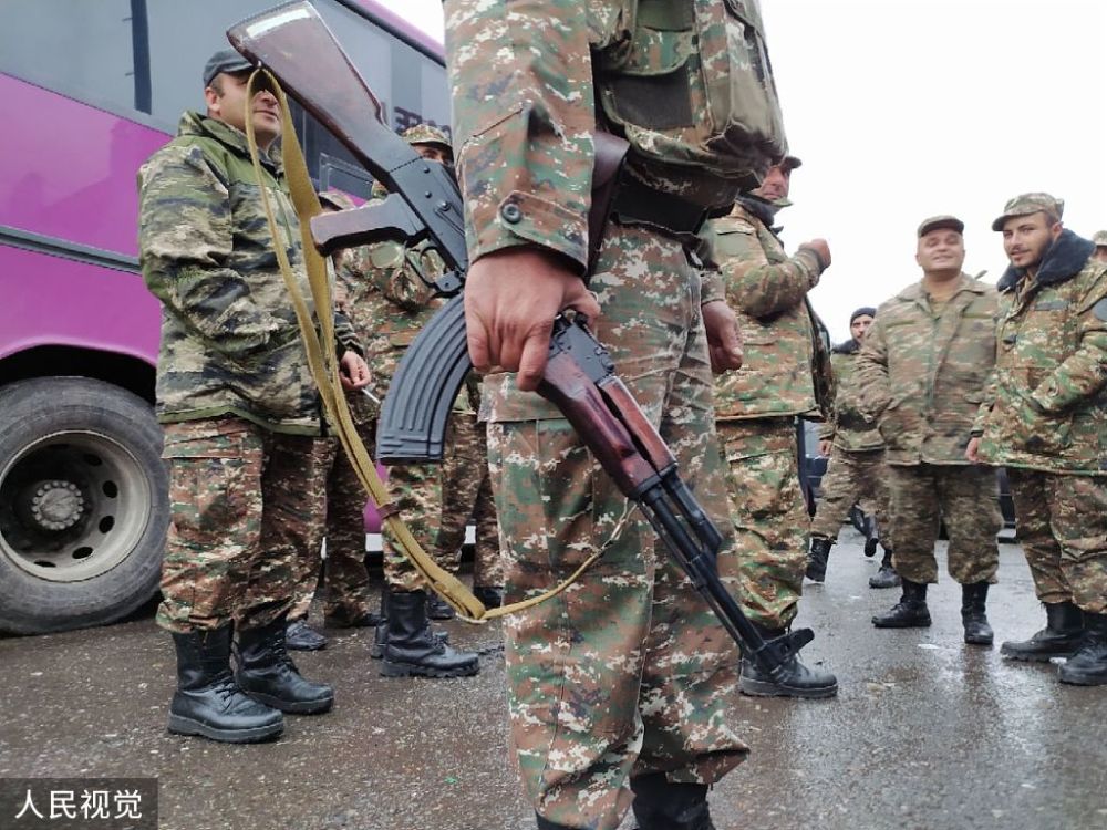 报应来得好快,参与割头炫耀的两名阿塞拜疆士兵死亡,被证实为该国正规