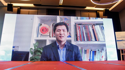 协会后勤管理专业委员会主任委员董辉军,江苏省人民医院副院长朱根