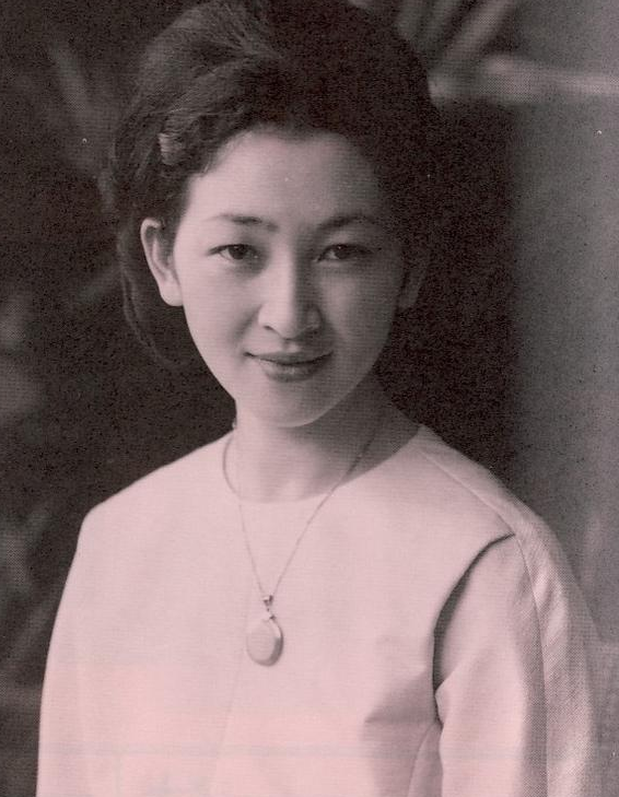 美智子：日本最美的平民皇后，晚年坦言与天皇没有爱情，并拒绝合葬_腾讯新闻