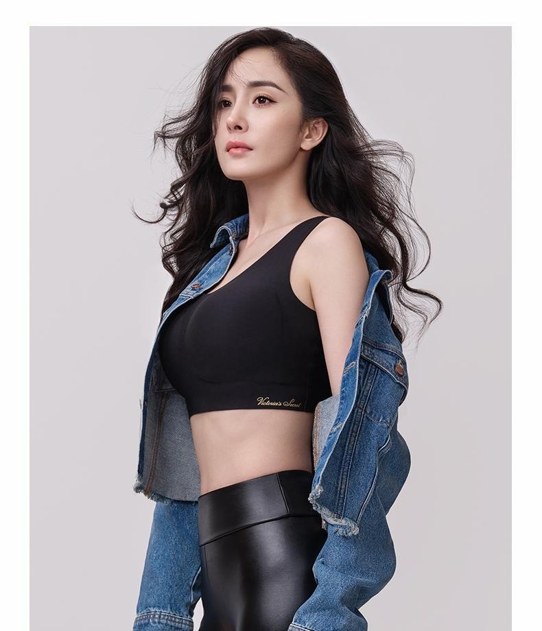 杨幂内衣广告海报惊艳曝光大方展示马甲线女人味十足