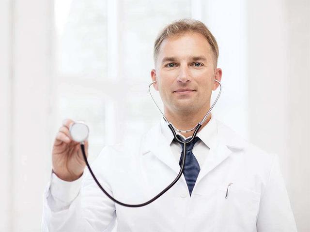 小孩子咳嗽,看西医只能吃抗生素消炎,看中医药喝了小朋友胃不行,怎么