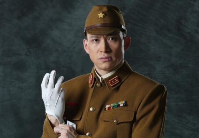 二战中,日本军人如何能当上大佐军衔,有哪些特权和待遇?_腾讯新闻