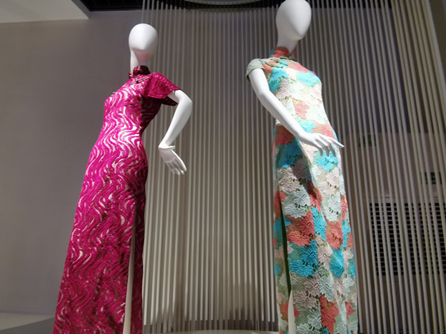 旗袍|中西融合尽显“如诗”旗袍！全球旗袍邀请展在国丝馆举行