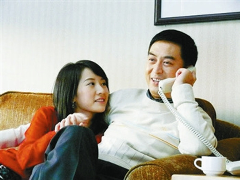 原来张嘉译的老婆就是她也是演员两人女儿都10岁了