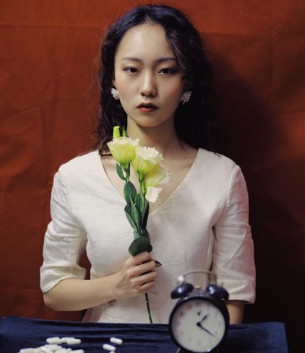 网红贝勒爷真实身份曝光坐拥千万粉丝邋遢接地气都是假象