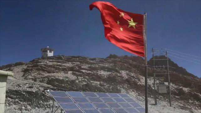 古尔湖南岸行进,越过59道之字型弯路,就到了海拔5100米的普尔楚边防连