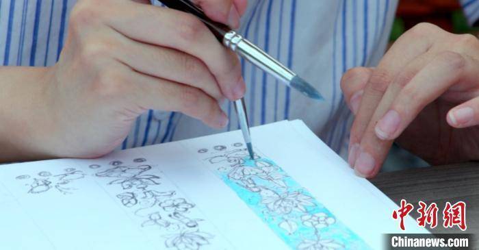 吴竹逸|“90后”海归硕士自创汉服品牌：“与子同袍，瑶之光华”