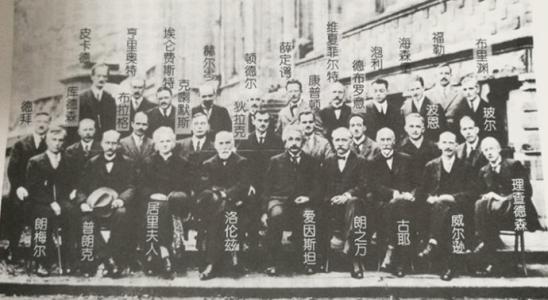 爱因斯坦|爱因斯坦的科研思路是啥？为啥他能做出如此重大的成就