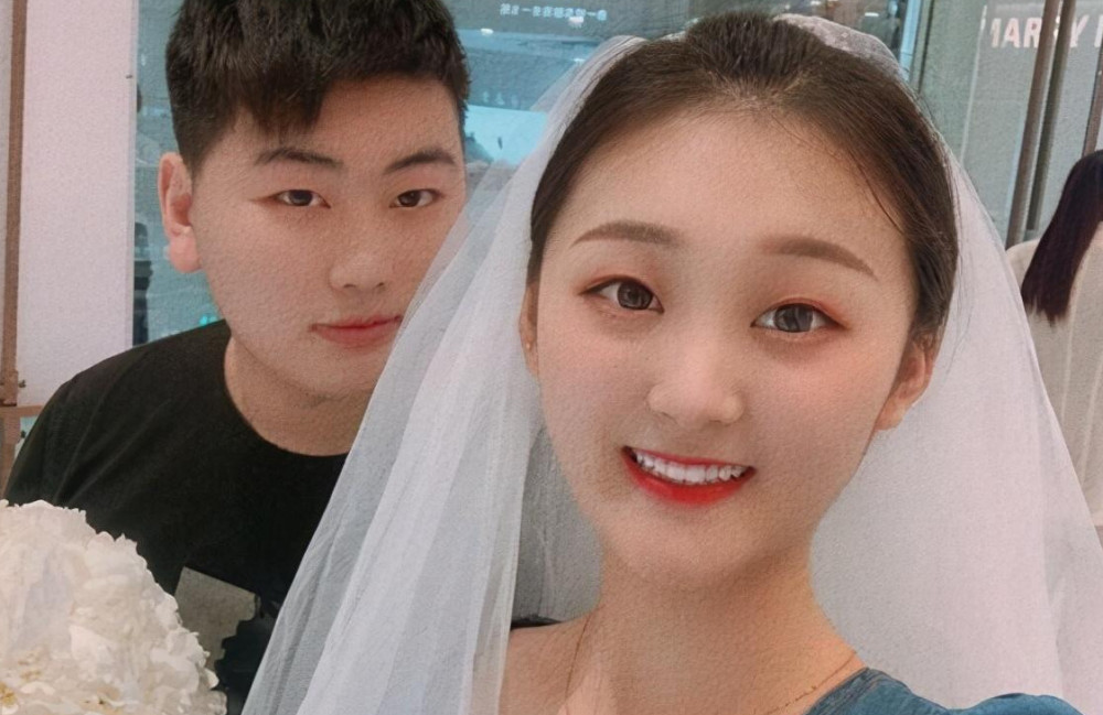 朱之文|朱之文儿媳直播翻车，冷落老公力捧亲弟弟，网友却喊走开！