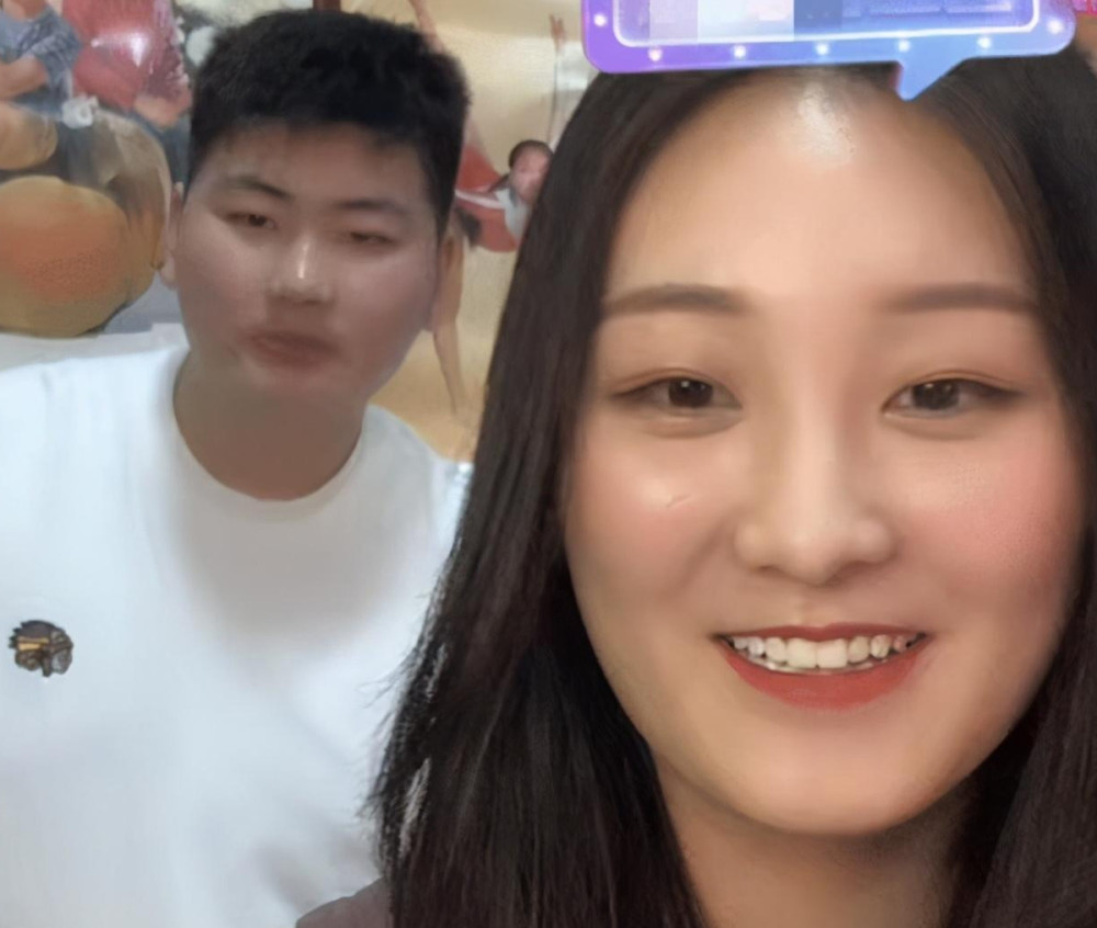 朱之文|朱之文儿媳直播翻车，冷落老公力捧亲弟弟，网友却喊走开！