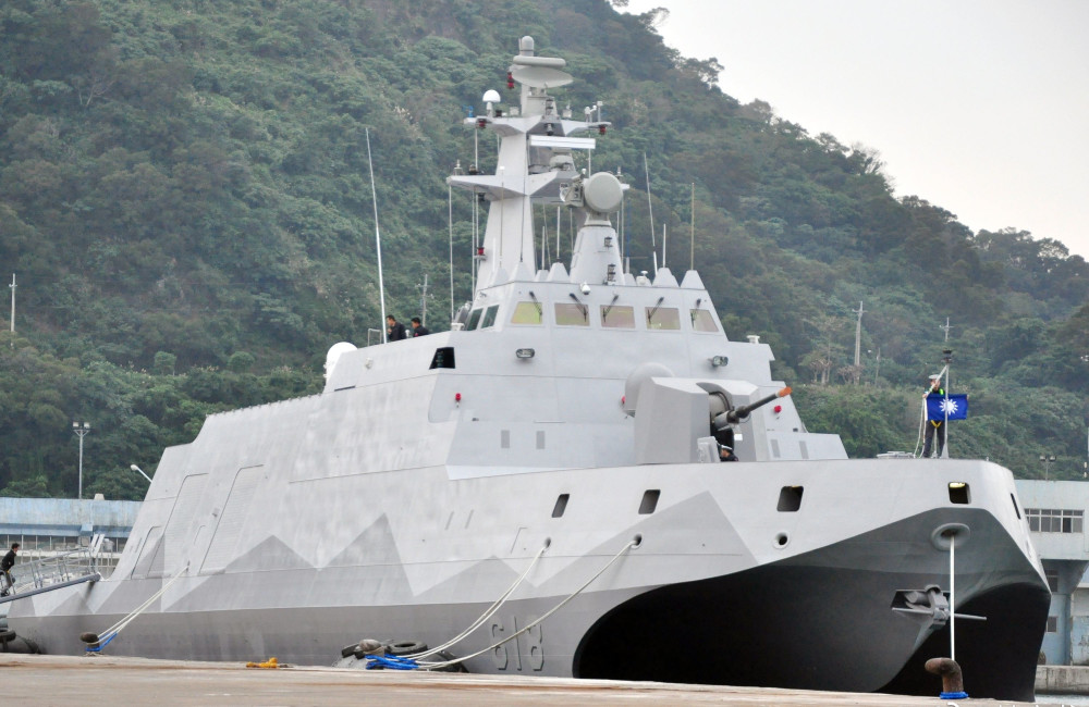 22型导弹艇封存,海巡署安平舰试航—对岸为何不汲取双体穿浪船的经验