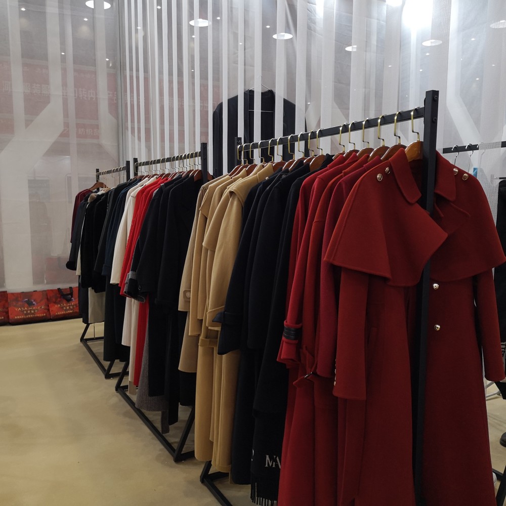 白鸭绒羽绒服59元一件郑州这场展销会千万别错过不少市民已抢断货