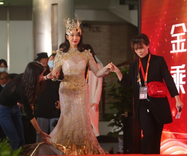金鹰节开幕晚会女明星现场图曝光宋茜的金鹰女神让人失望