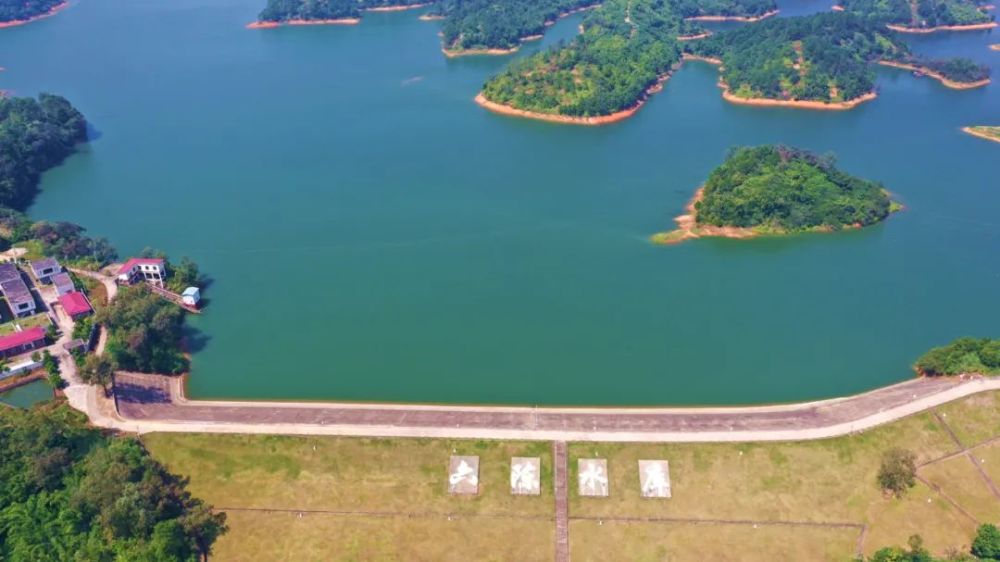 抓住荷城秋天的尾巴,寻那抹秋色最美丽色彩_腾讯新闻