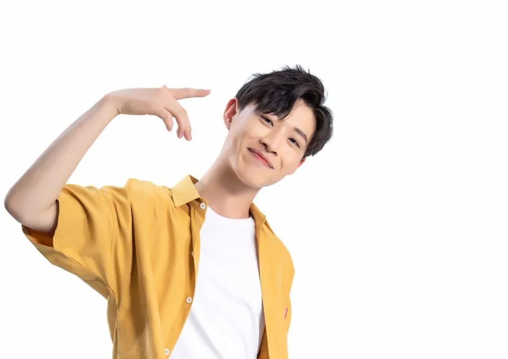 谢明皓|蹭了半个娱乐圈明星热度，碰瓷界大佬想红想疯了？