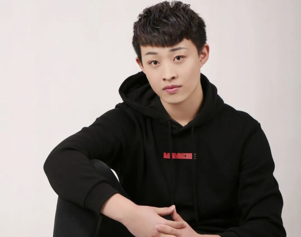 谢明皓|蹭了半个娱乐圈明星热度，碰瓷界大佬想红想疯了？