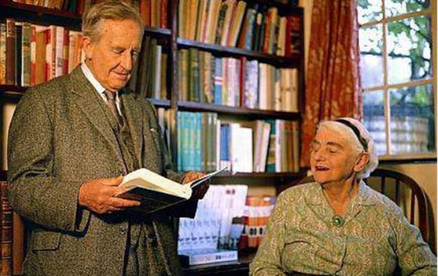 但托尔金的梦中情人偏偏就是一个新教徒,名字叫伊迪丝