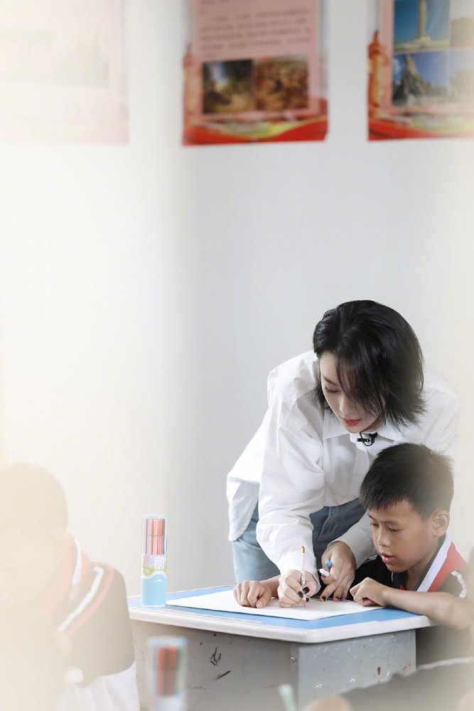 张馨予|张馨予官宣新身份，仅仅3个字引粉丝期待，能看出何捷挑老婆的眼光了