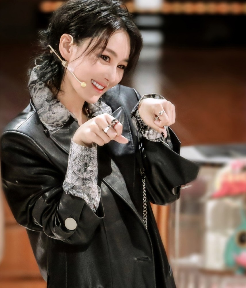 张馨予|张馨予官宣新身份，仅仅3个字引粉丝期待，能看出何捷挑老婆的眼光了