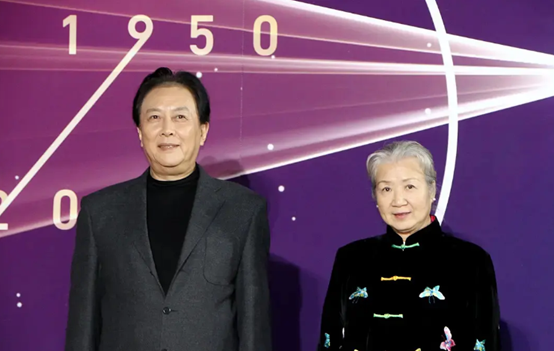 周冬雨|北电校庆群像：杨紫脸肿腿粗，关晓彤长腿惊艳，周冬雨展影后风采