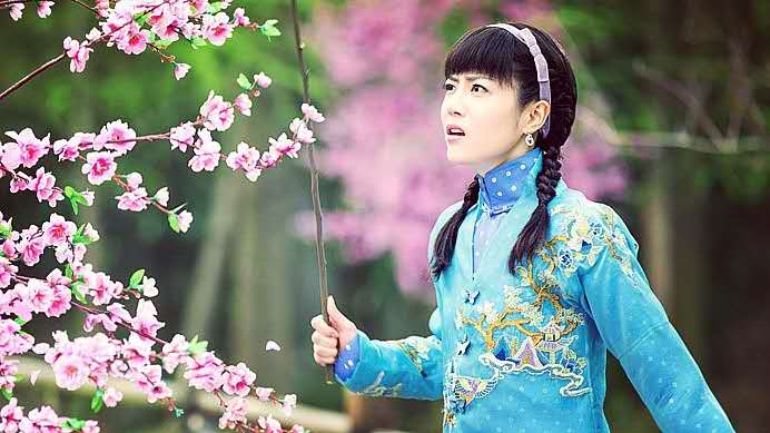 杨幂|杨幂昔日力捧小花，离开嘉行境遇凄凉，《演员》里被赵薇连骂矫情