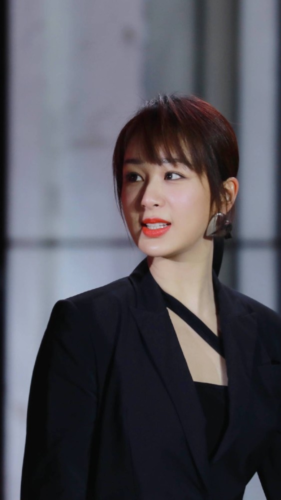 杨紫|杨紫暖心告白：今天回家来跟您过生日，愿您一切都好，我也要更努力，我爱你