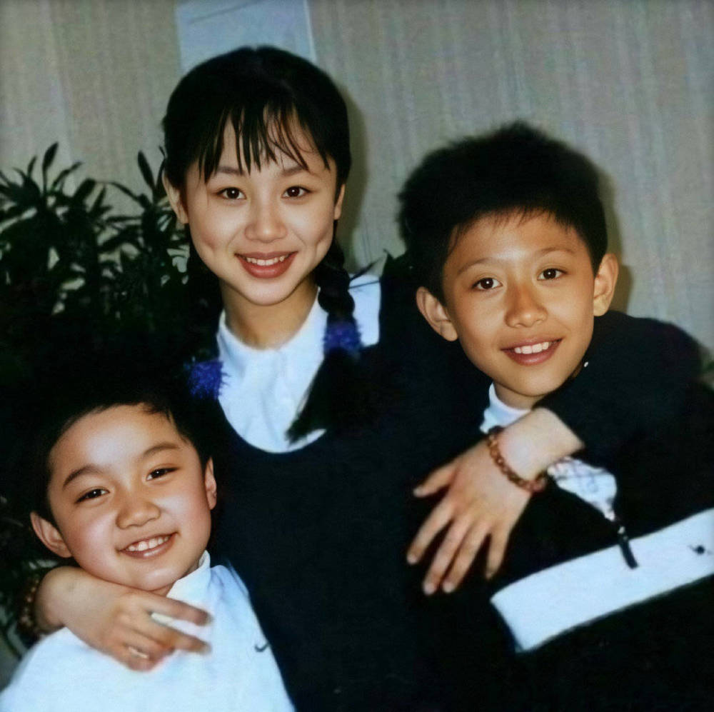 杨紫|杨紫暖心告白：今天回家来跟您过生日，愿您一切都好，我也要更努力，我爱你