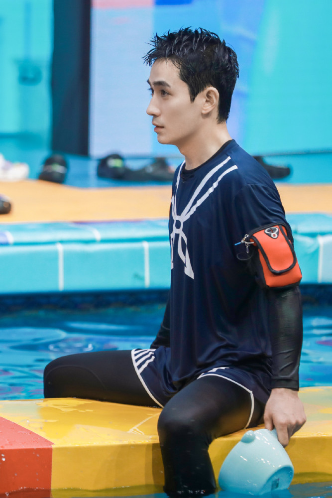 肖战|明星超话签到排行榜，肖战断层登顶，朱一龙不降反升