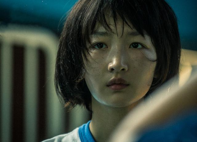 周冬雨|周冬雨又拿奖！打败黄渤姚晨获学院最佳电影表演，名字将永刻北电