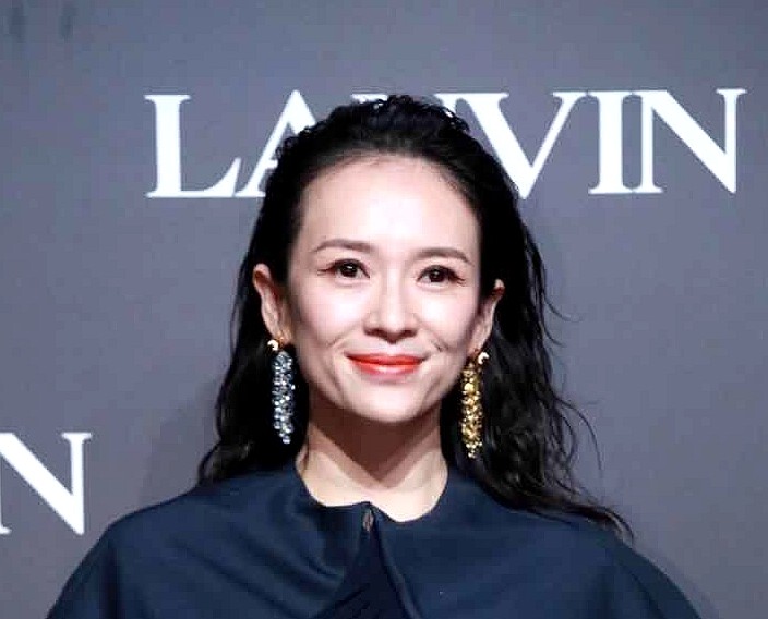 章子怡|章子怡产后首现身秀场，与马伊琍佘诗曼比美，生图曝光脸部干瘦显皱纹