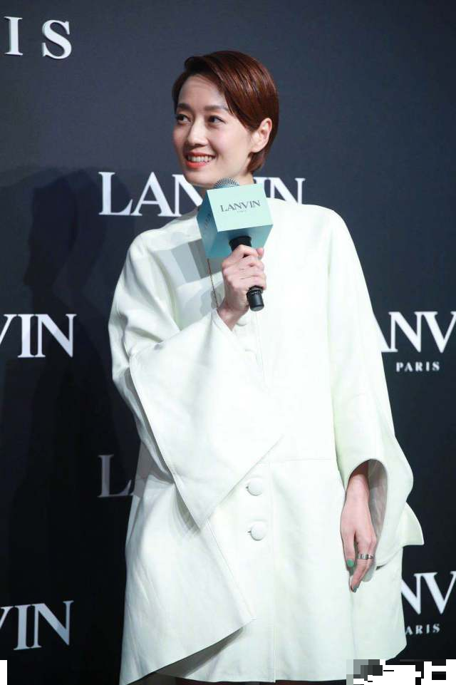 章子怡|章子怡产后首现身秀场，与马伊琍佘诗曼比美，生图曝光脸部干瘦显皱纹