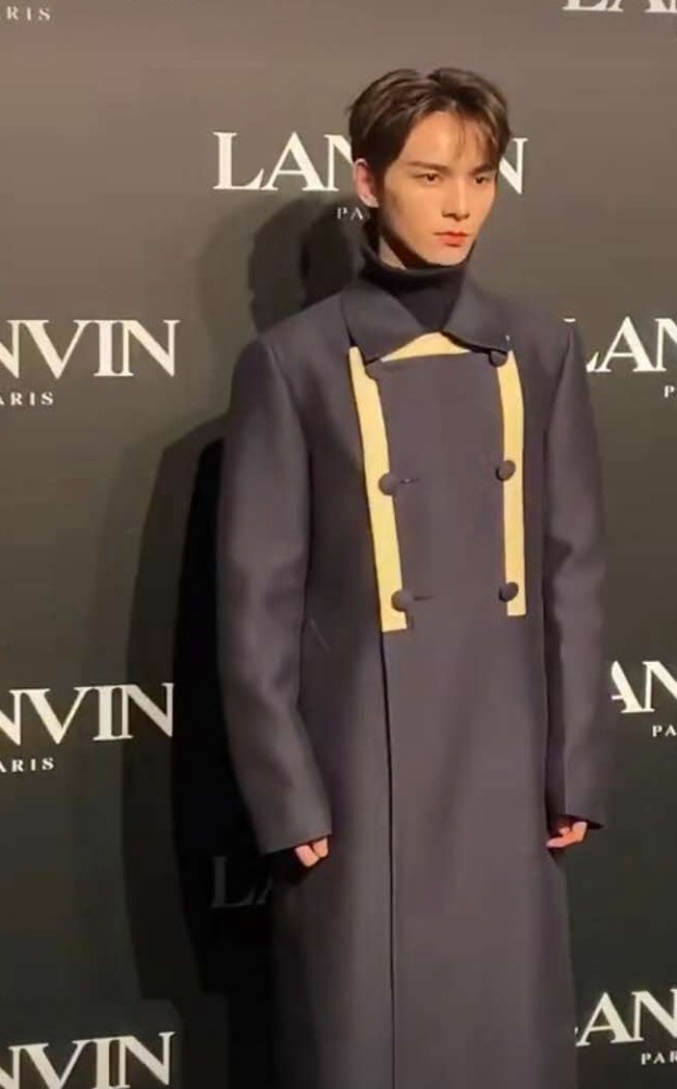 章子怡|章子怡产后首现身秀场，与马伊琍佘诗曼比美，生图曝光脸部干瘦显皱纹