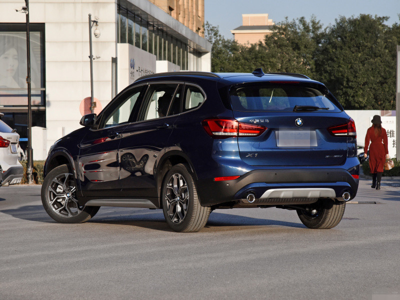 8个月突破6万辆,三缸机不气馁,宝马x1:前浪永远站在沙滩上!