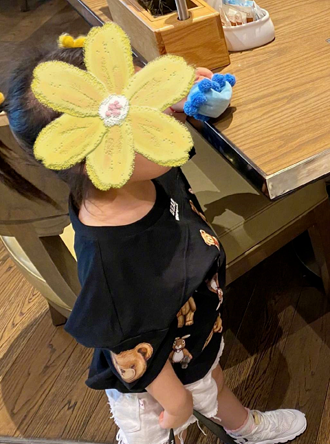 孙怡|孙怡晒母女合照秀幸福，大福罕露正脸，长相和爸爸似复制粘贴