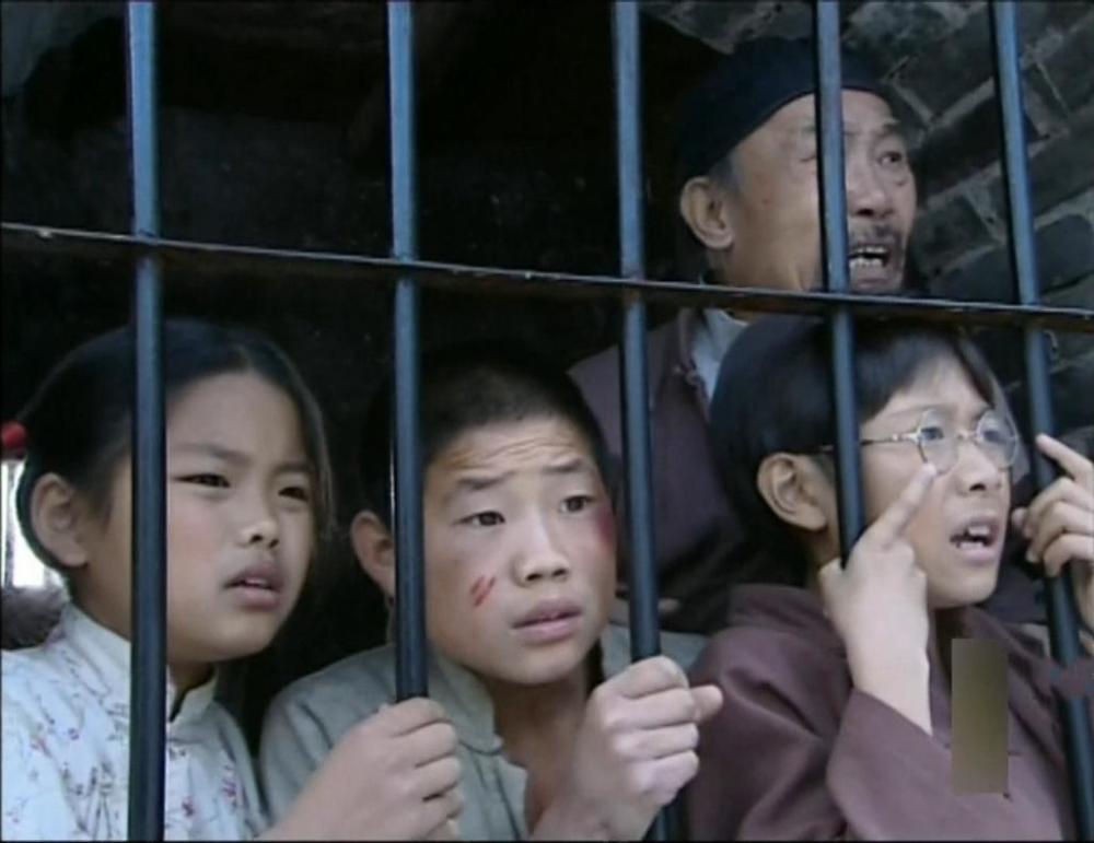 王莎莎|被嘲了十几年“最丑童星”，28岁的她还有机会逆袭吗？