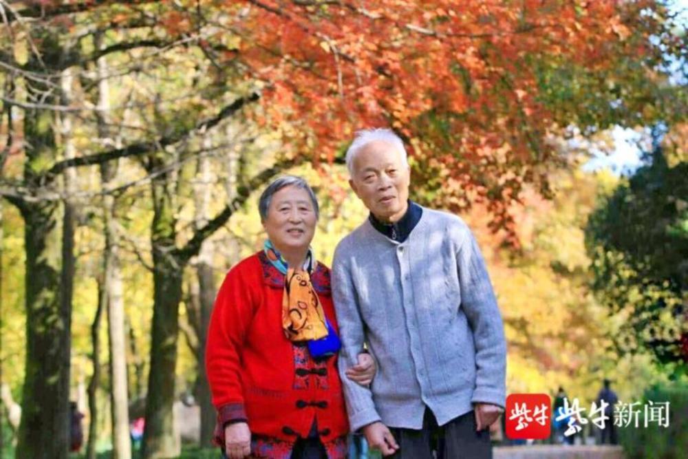 胡显银|爱人去世前与她定下“三年之约”，三年后夫妻俩几十年的“情书”问世了