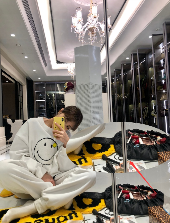 周扬青|真名媛！周扬青深夜晒自拍，曝光奢华衣帽间，比普通住宅客厅还大