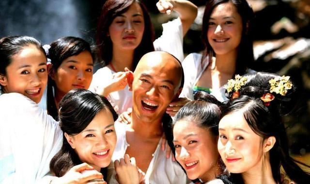 武侠小说|金庸、梁羽生等大师的武侠小说为什么多以清朝为故事背景？
