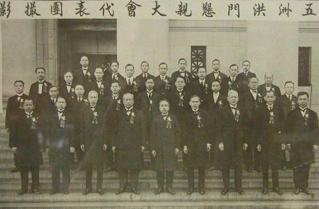 武侠小说|金庸、梁羽生等大师的武侠小说为什么多以清朝为故事背景？