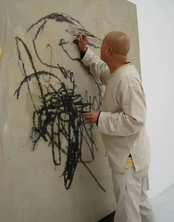 叶永青被指抄袭一年后法院要求他出庭