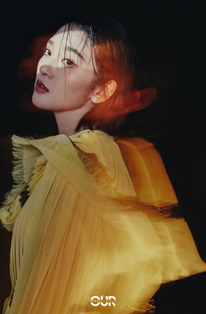 唐艺昕|唐艺昕产后首次素颜示人，却被吐槽变模样没辨识度，撞脸童瑶