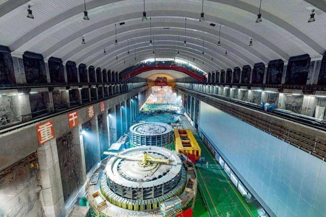 三峡水电站|世界最大水力发电机，18层楼高，重量超埃菲尔铁塔，我国要装16台