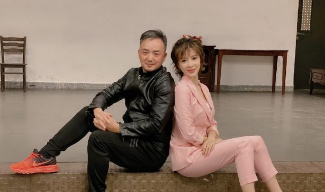 北电校庆是非多!杨幂姚晨不敢抢风头,只有周冬雨关晓彤敢嘚瑟